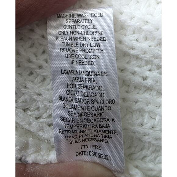 Women’s Distressed Frayed Cream Sweater 2x Long Sleeve Button V Neck - Picture 5 of 9